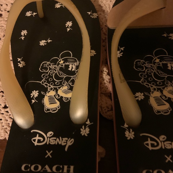 COPY - Disney Coach New York Sandals NWT - Picture 6 of 11